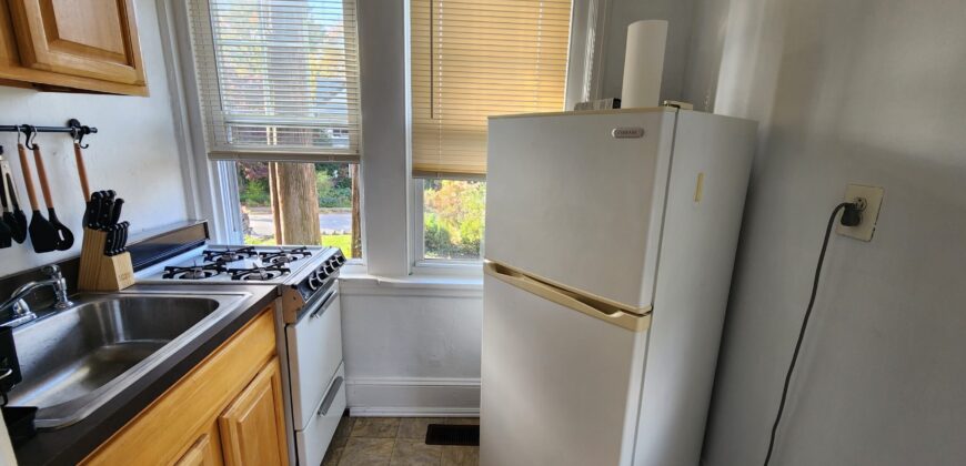 Short & Long Term Fully Furnished Apartment in Elkins Park!