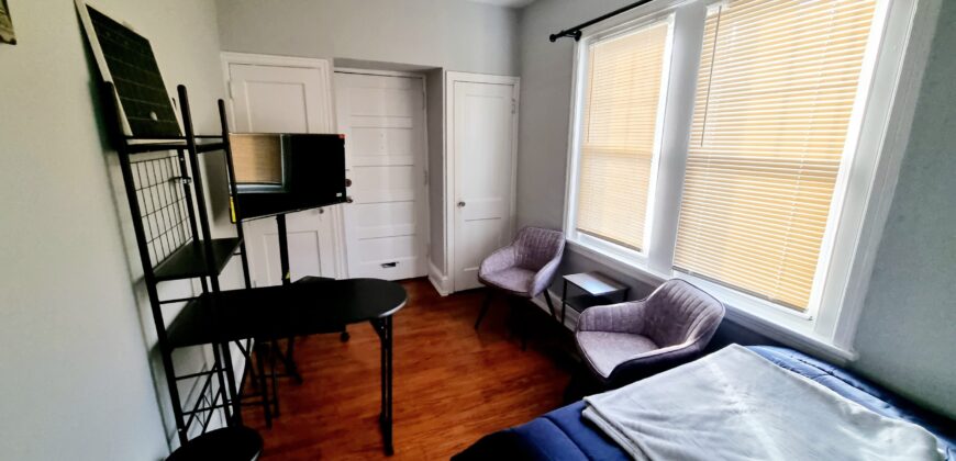 Short & Long Term Fully Furnished Apartment in Elkins Park!