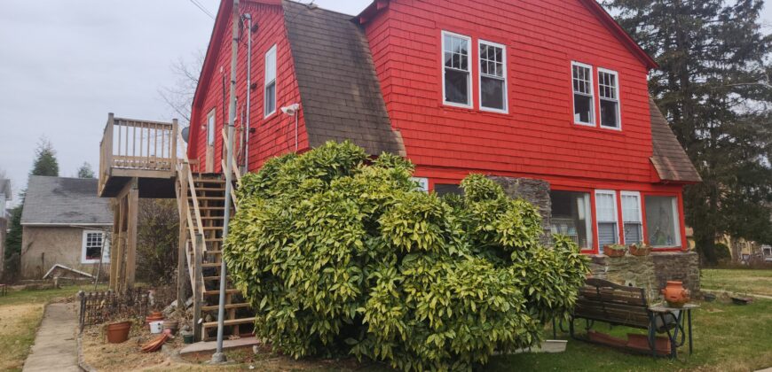 Spacious 2 bedroom 1 bath Cottage House in Elkins Park