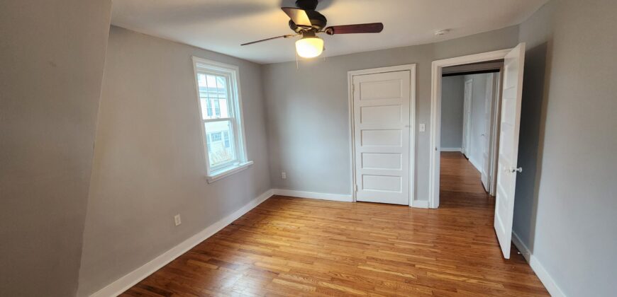 Spacious 2 bedroom 1 bath Cottage House in Elkins Park