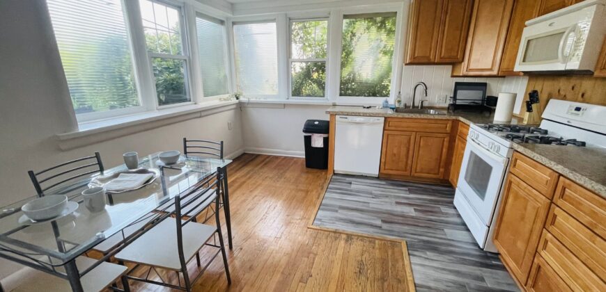 Spacious 2 bedroom 1 bath Cottage House in Elkins Park