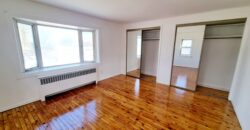 Rockladge – Large 1BR Great Location, Renovated